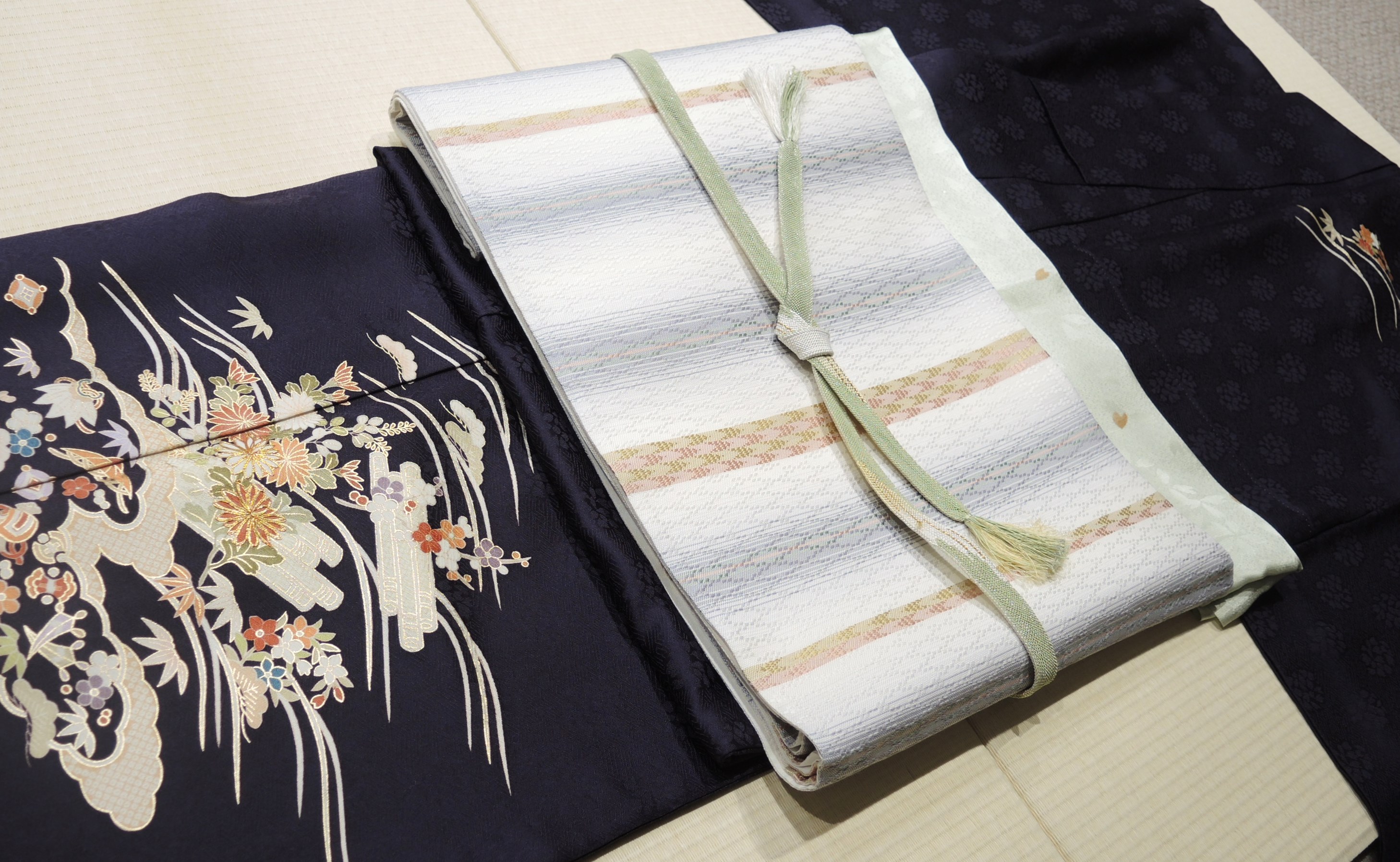 京都で着物 レンタルなら人気の和凛へ|大人な着物,ラグジュアリー店内 ...