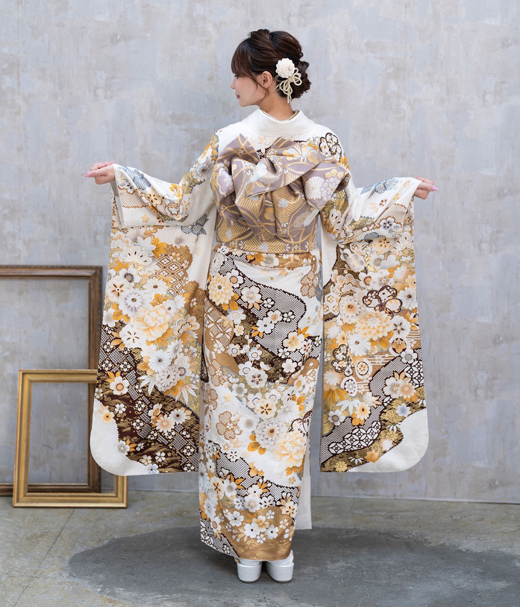 白金・淡色振袖 2