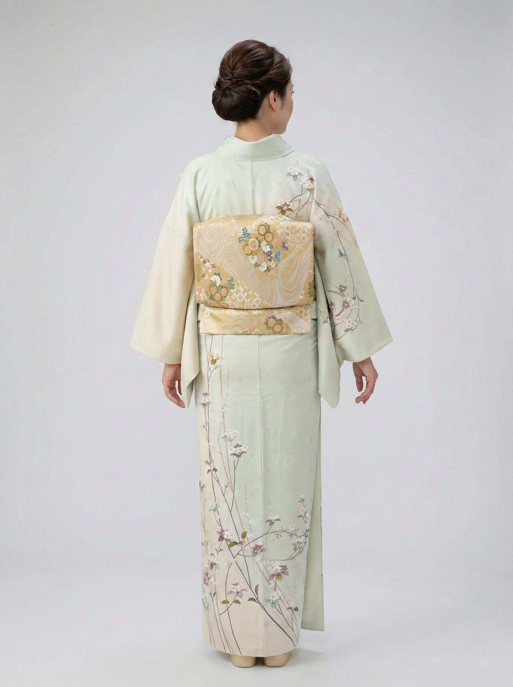 訪問着 黒地と白地に唐花